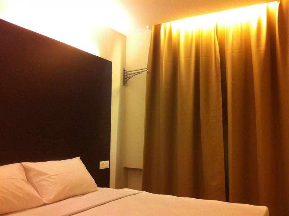 Yomi Hotel Kota Kinabalu Exterior photo